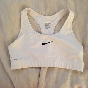 white nike dry fit sports bra