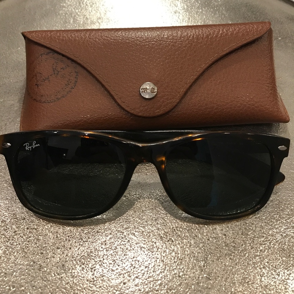 Ray Ban New Wayfarer sunglasses in tortoise