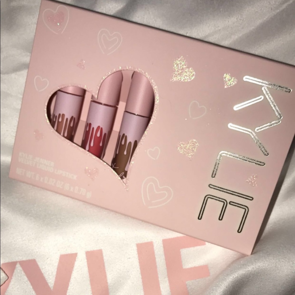 LIMITED EDITION MINI VELVETS KYLIE COSMETICS