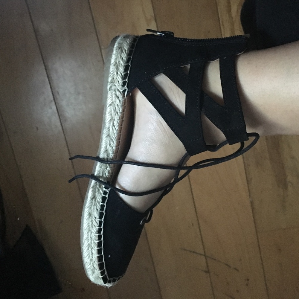 Black flats ❌❌SOLD❌❌