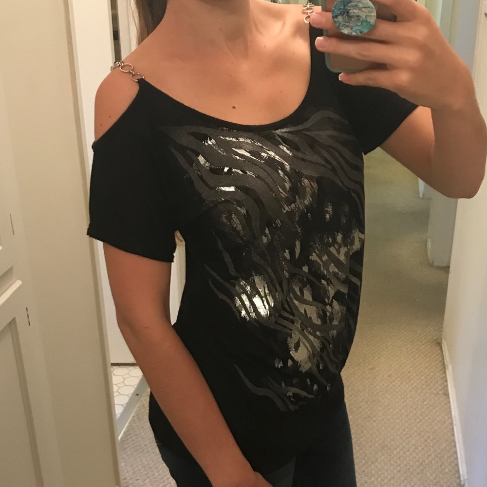 Cold shoulder top with metal details