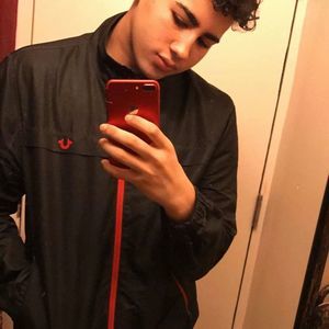 Meet your Posher, Adrian