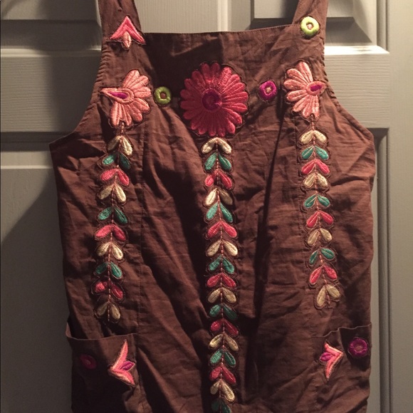 Cute summer/spring/fall top - Picture 1 of 4