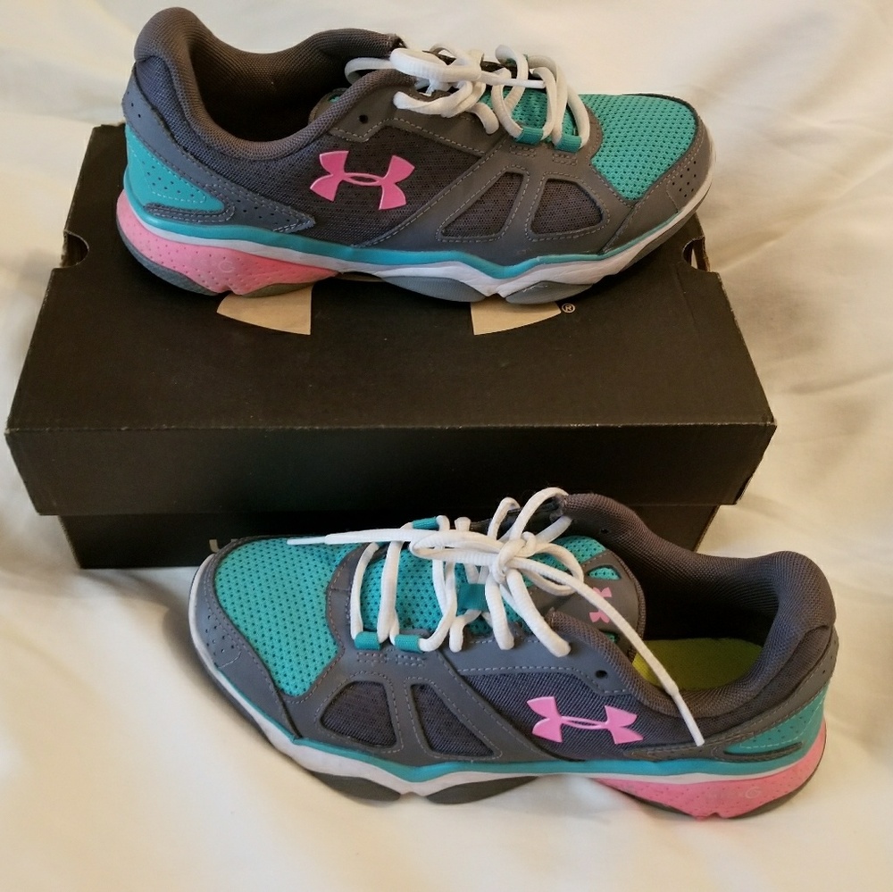 Under Armour tennis shoes