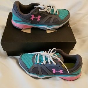 Under Armour tennis shoes