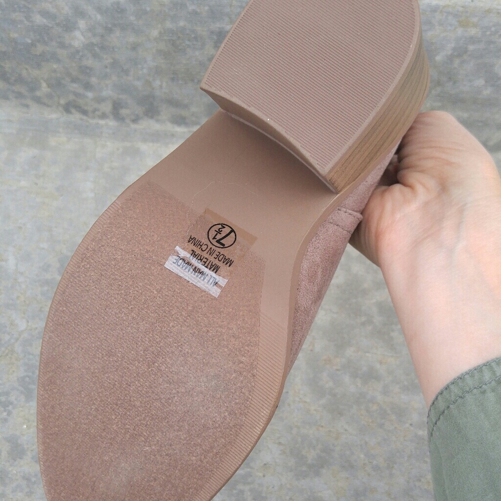 8.5 Taupe suede ankle booties - Picture 3 of 4