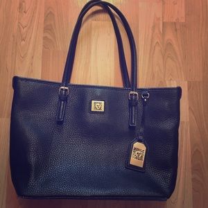 Anne Klein black Tote