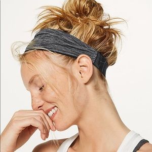Lululemon fringe fighter headband
