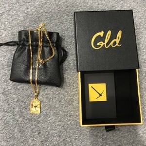 Men's gold chain with pendant