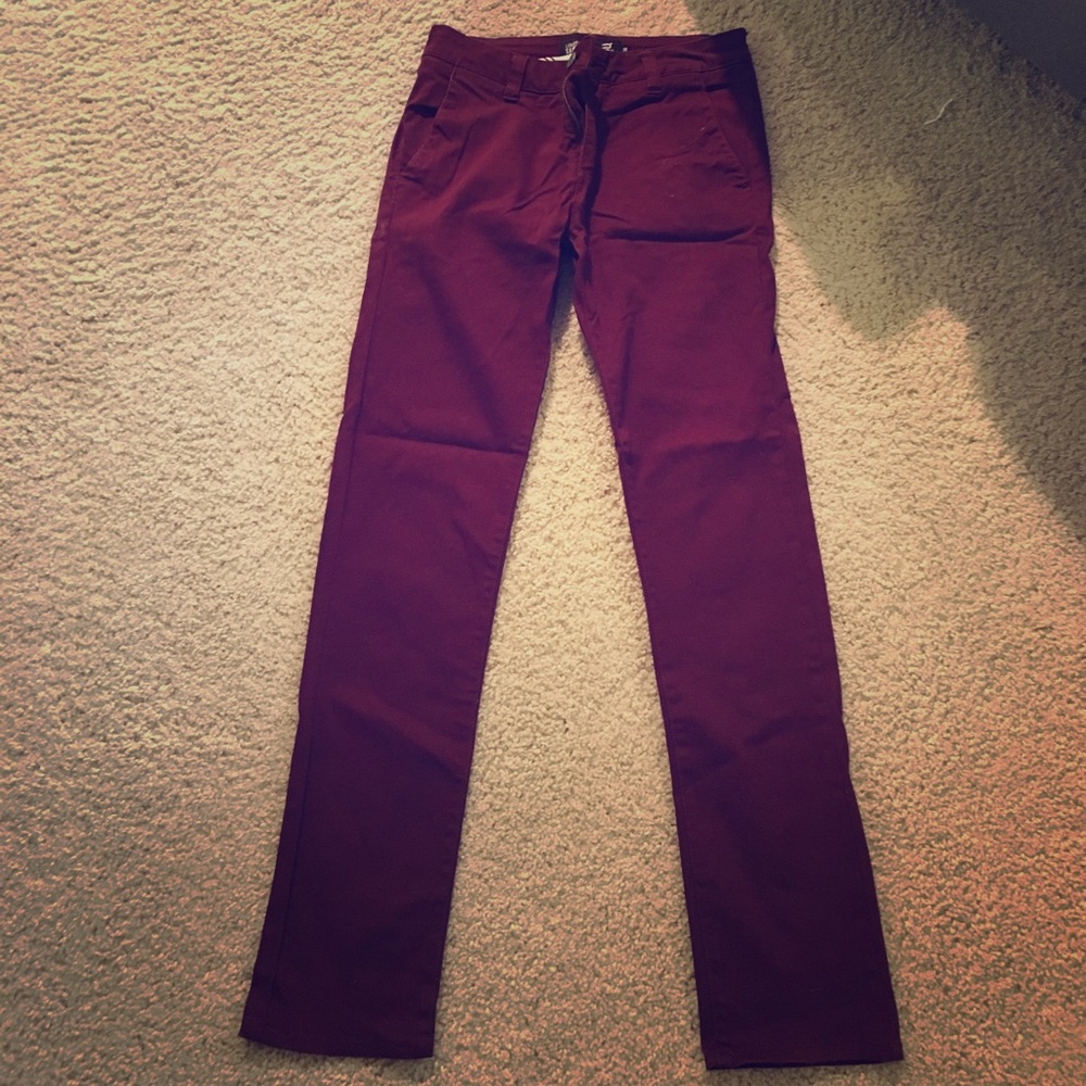 Maroon men's skinny jean