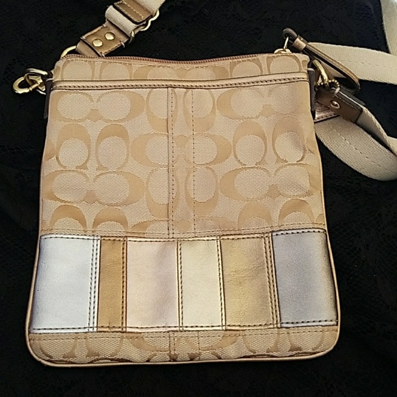 Coach Crossbody - Picture 3 of 4