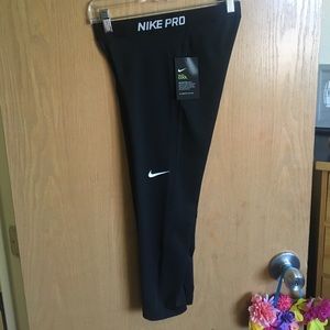 Nike Pro Crop Leggings