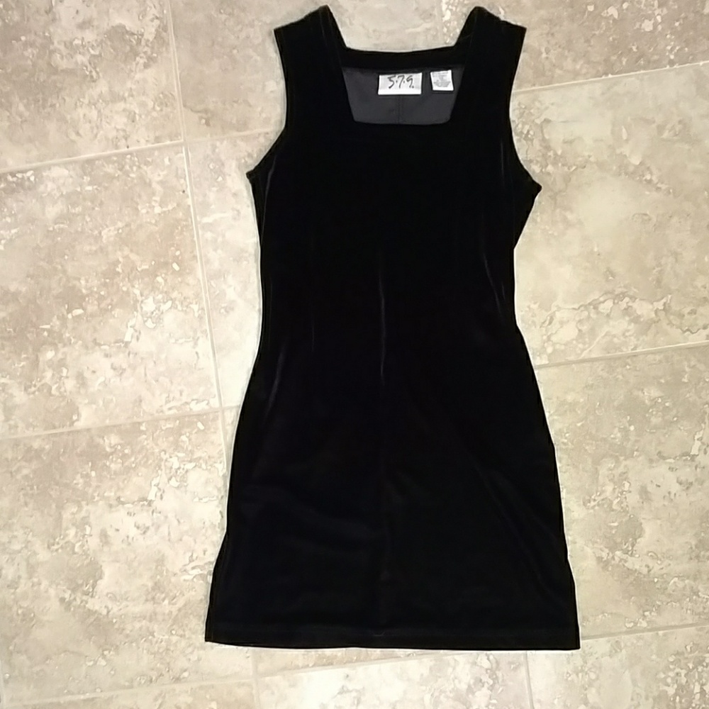 Short black velvet dress