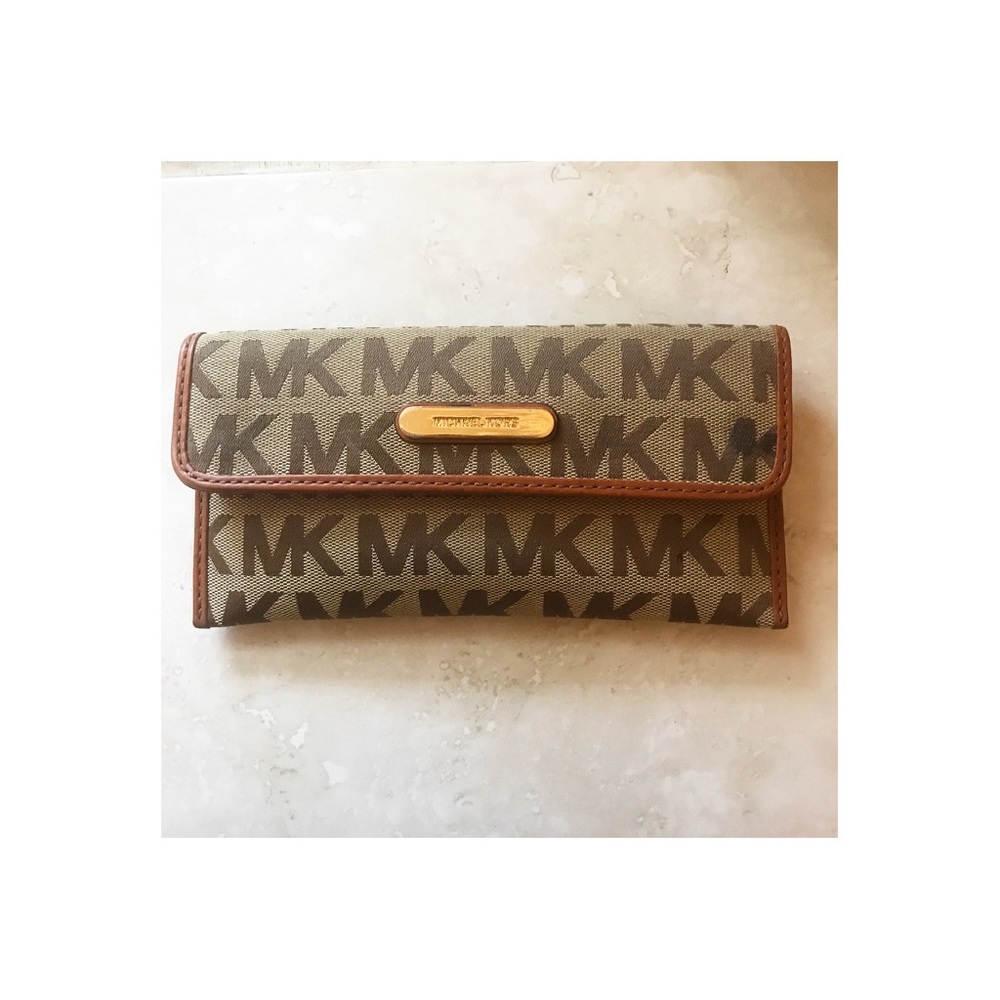 Michael Kors wallet