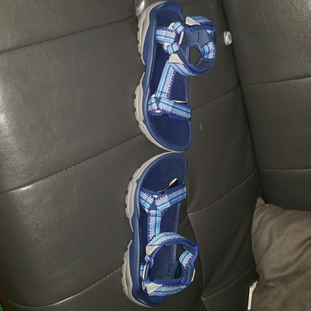 Teva sandals - Picture 7 of 8