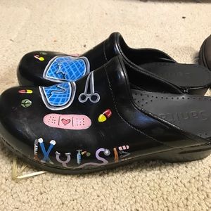 NURSE CLOGS