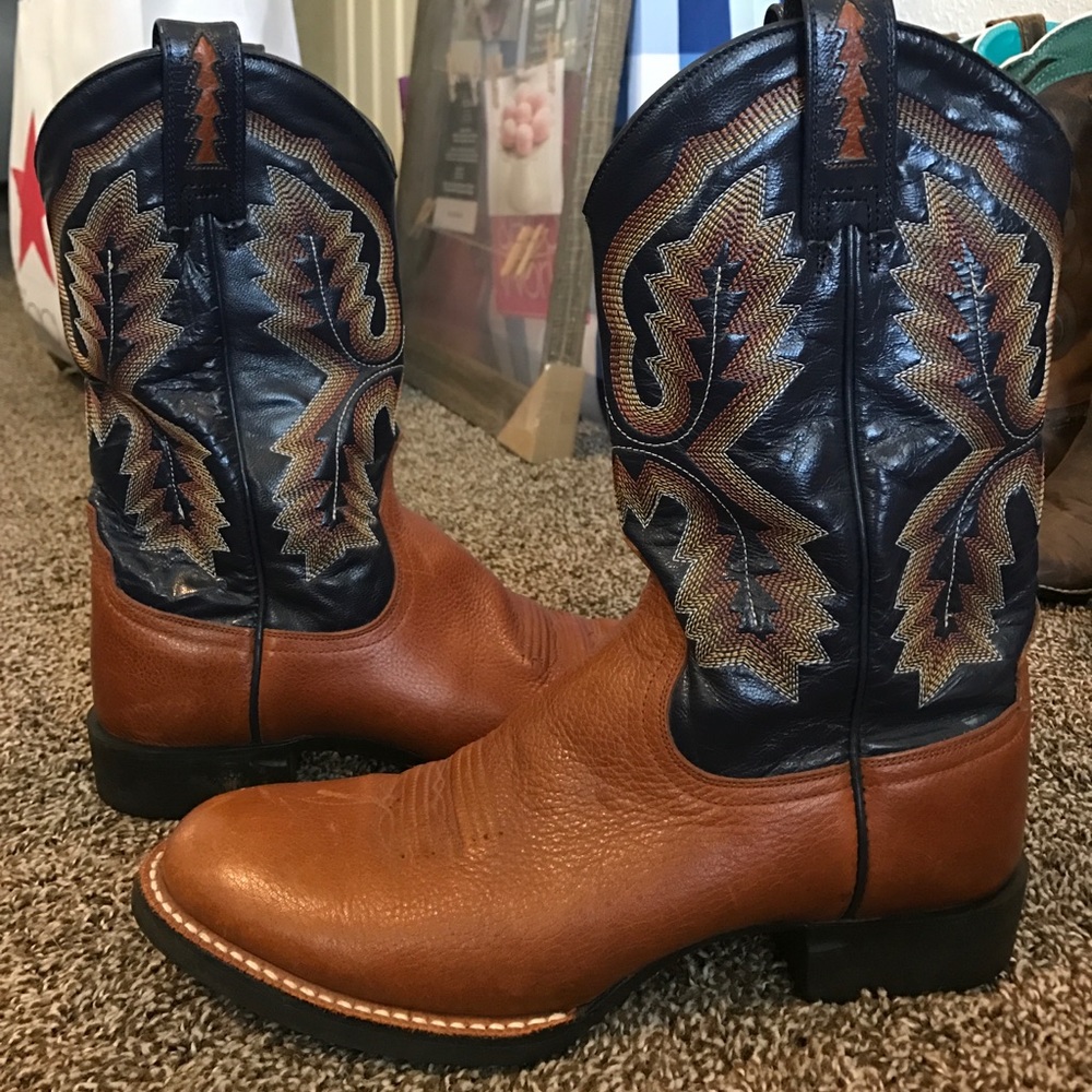 Women's cowboy boots
