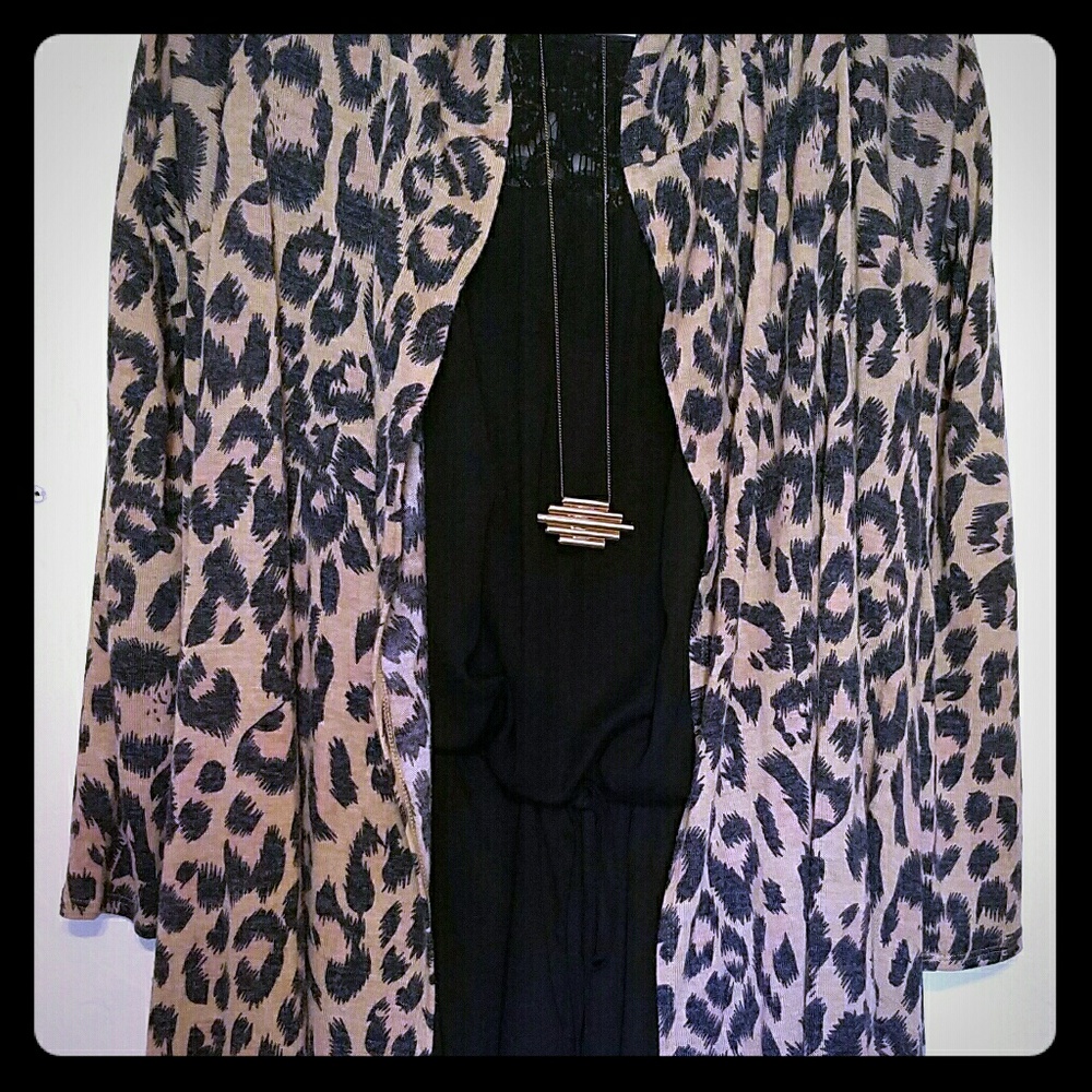 NWOT Body Central 7-Way Cardigan