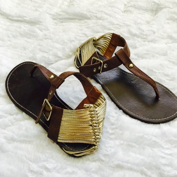 Steve Madden Shoes - Steve Madden P-Rosi Brown & Gold Sandal!