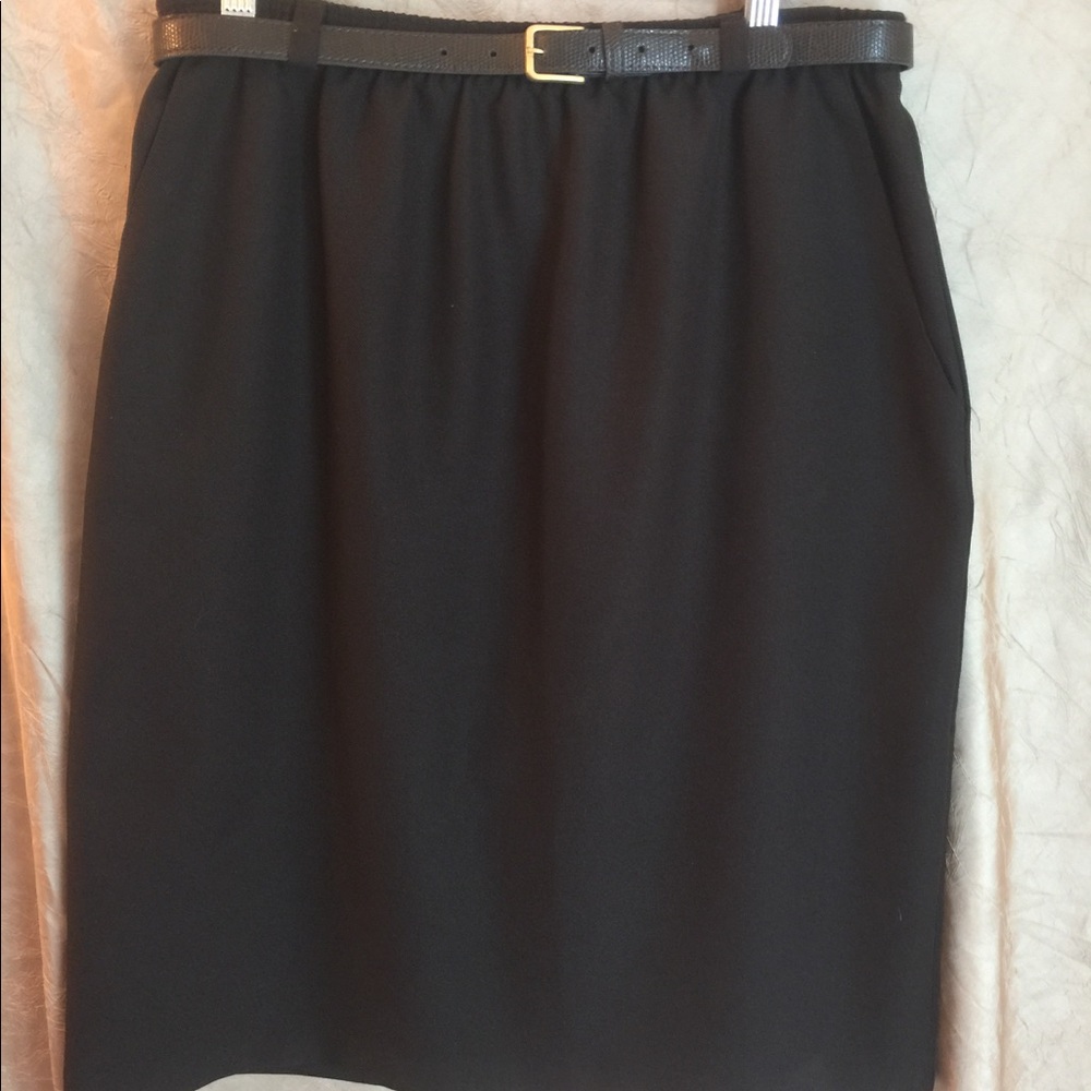 Simple brown pencil skirt WITH POCKETS and BELT
