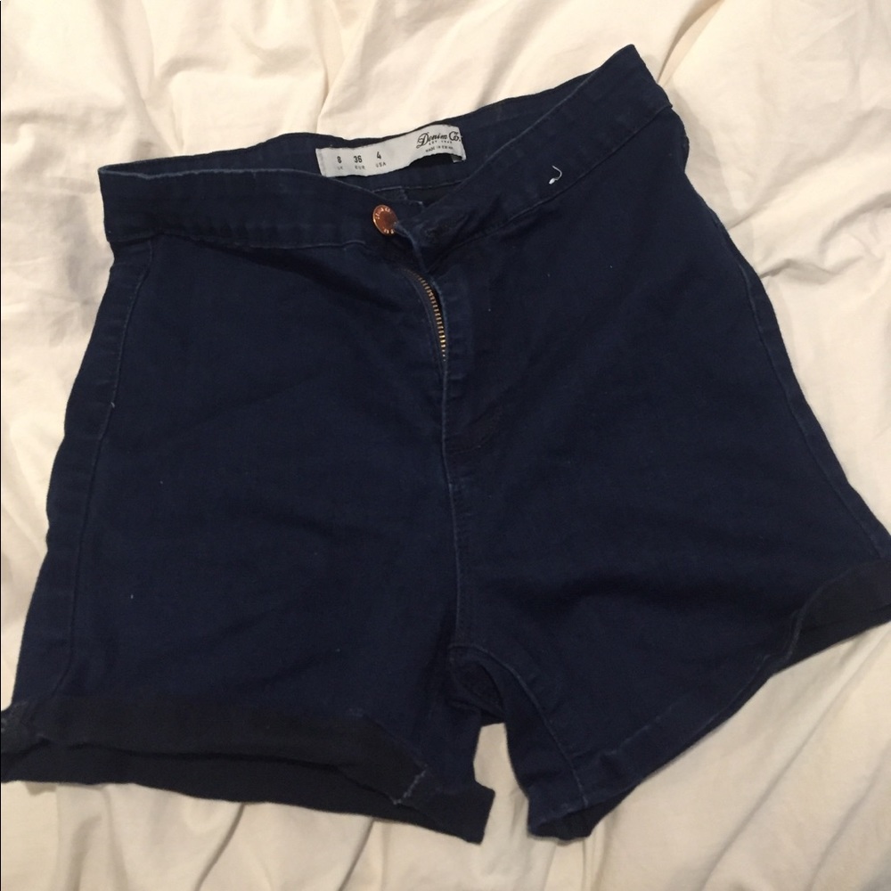 Dark high waisted shorts!