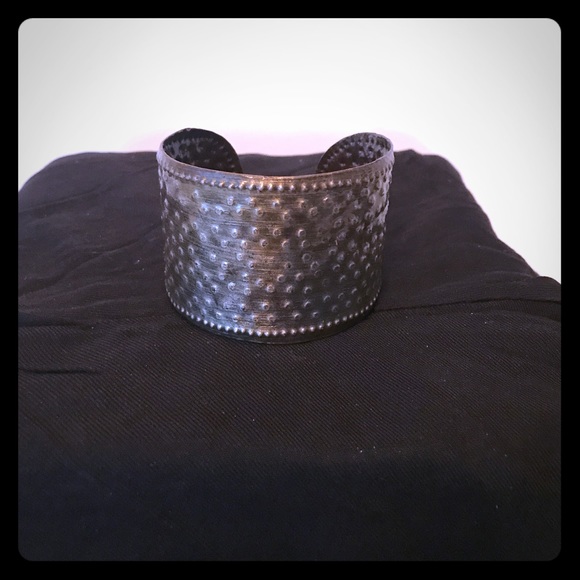 Haitian metal art bracelet - Picture 2 of 4