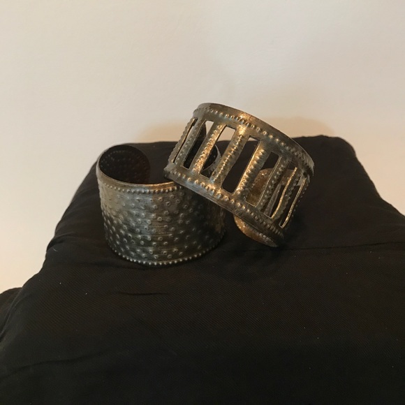 Haitian metal art bracelet - Picture 4 of 4