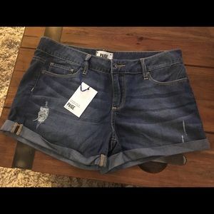Never worn Paige jean shorts - size 28