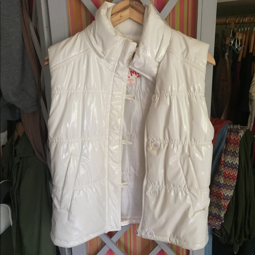 Puffy shiny white vest