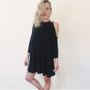 XS BP Cold-Shoulder Shift Dress ⚡️