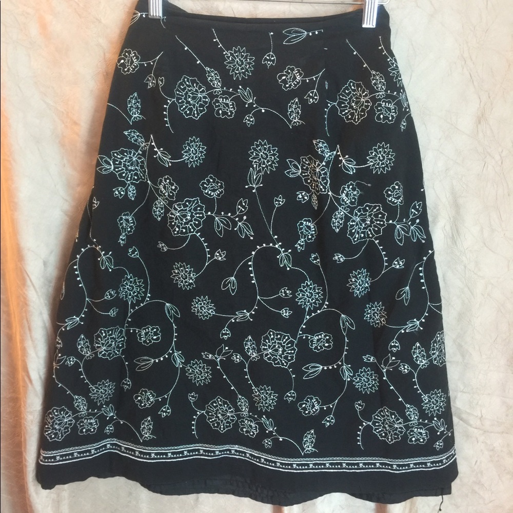 Black and white embroidered skirt