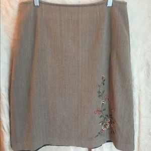 Tan pencil skirt with pretty embroidered flowers
