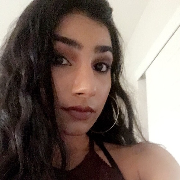 Meet your Posher, Amber - Picture 1 of 1