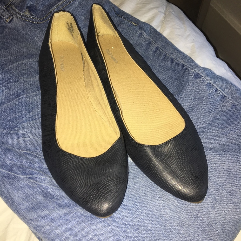 Navy blue flats