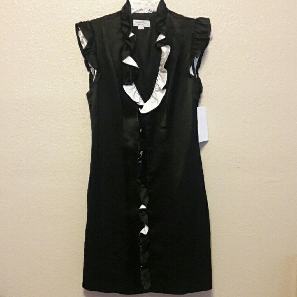 🍥Adam + Eve blk w silver accent ruffle front Sz 8
