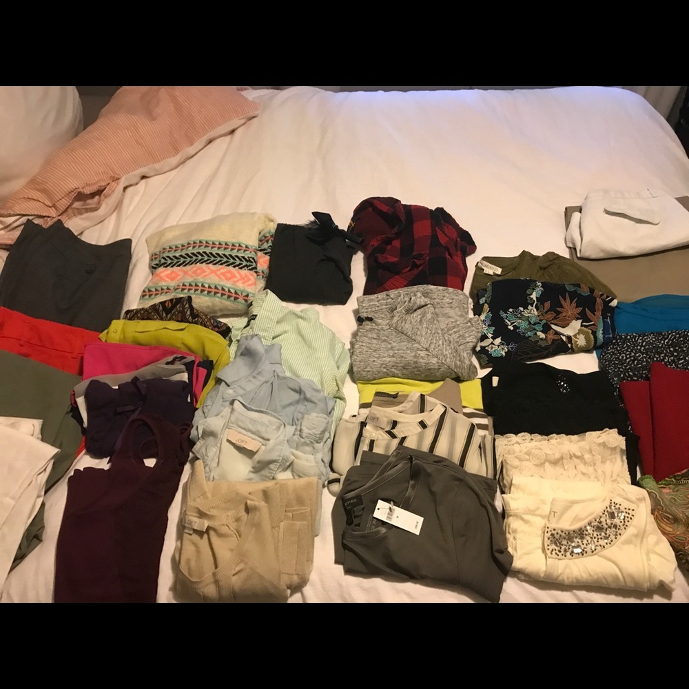 LOT 30 items Women's/Jrs LOFT/Old Navy/Forever 21