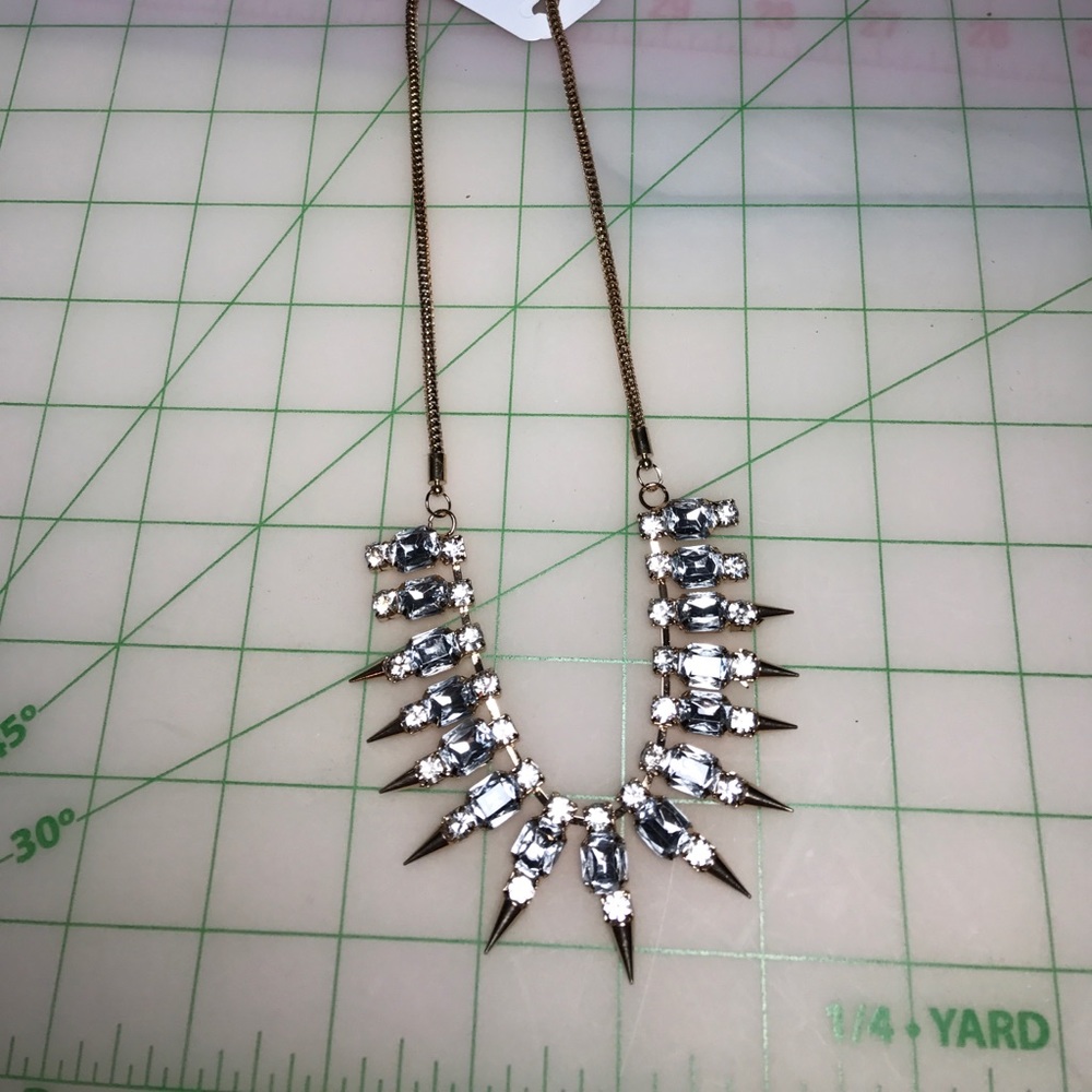 Beautiful sparkly necklace.