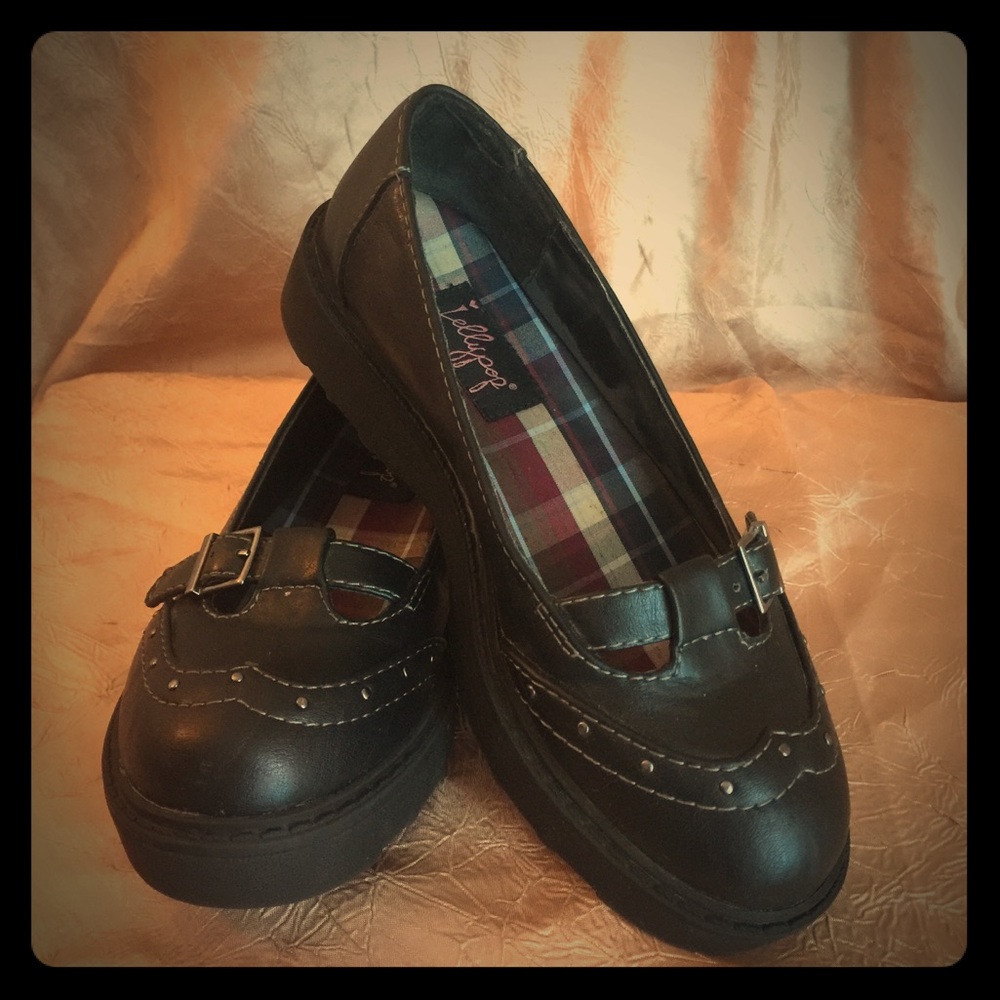 Black wingtip dress shoes