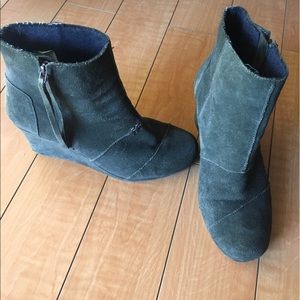Toms wedge booties