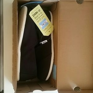 Tom's Black Canvas Classics