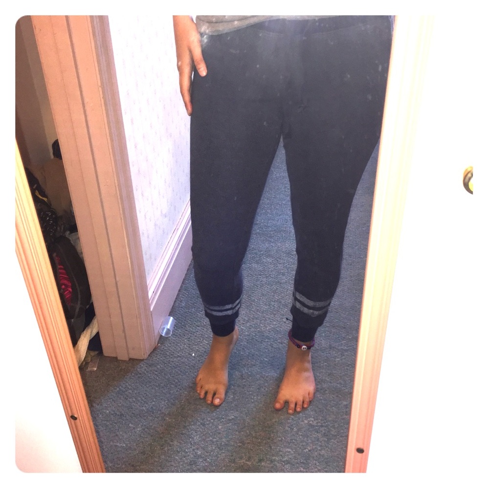 Joggers - Picture 2 of 2