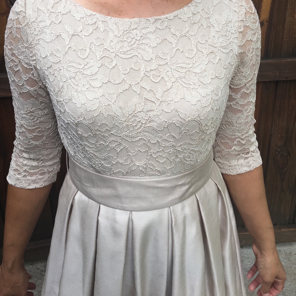Champagne beautiful ball gown - Picture 4 of 4