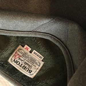 New, never worn Burton pullover