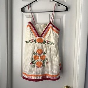 Cute top perfect for festivals!