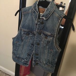 Jean Vest