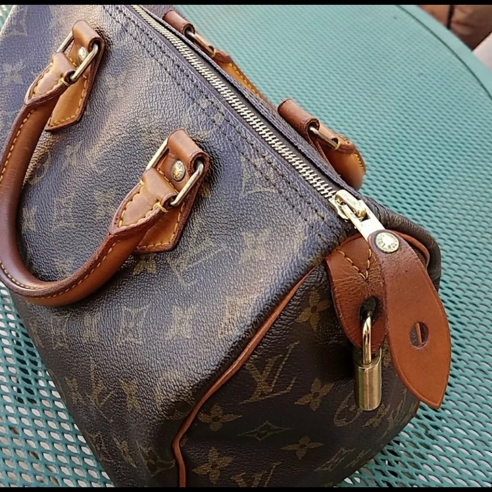 Louis Vuitton speedy bag