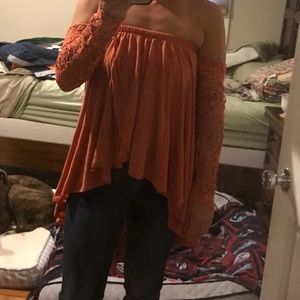 Free people coral high to low top with lace sleeve