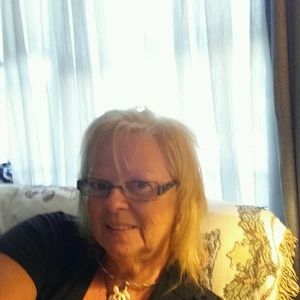 Meet your Posher, Denise