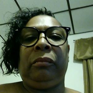 Meet your Posher, Cynthia