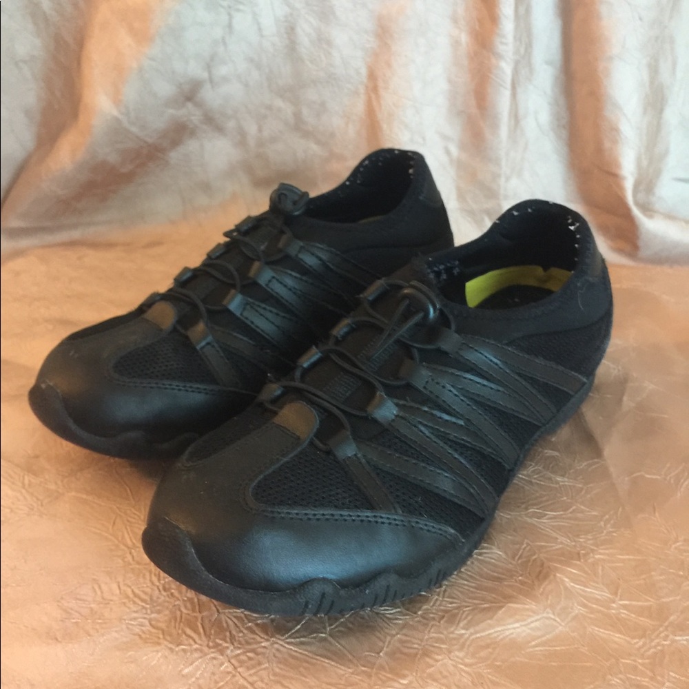 Black slip on safety shoes